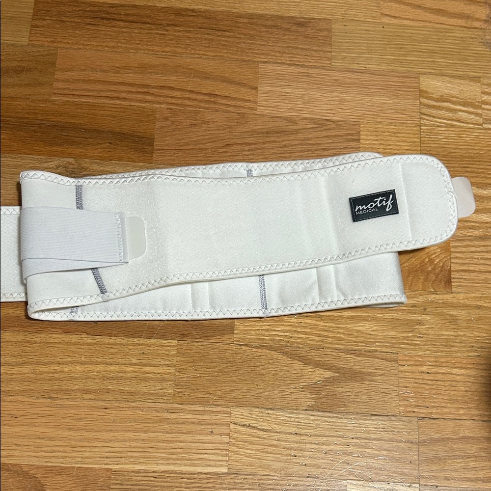 Motif White Women's Support Belt